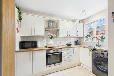 8 Baldwin Gardens, Stourport-on-severn, DY13 9GX