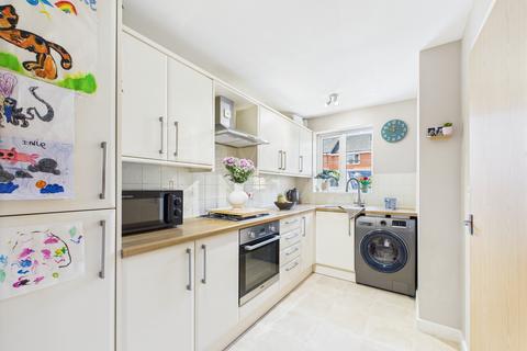 8 Baldwin Gardens, Stourport-on-severn, DY13 9GX
