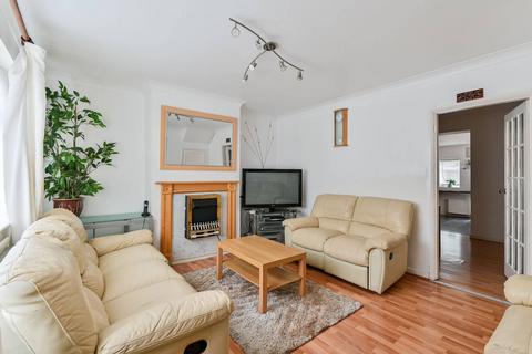 New Close, Merton, London, SW19