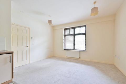 2 bedroom flat to rent, Lockhart Road, WD17, Watford, WD17