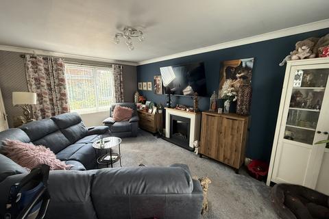 4 bedroom detached house for sale, Llanbadarn Fawr SY23