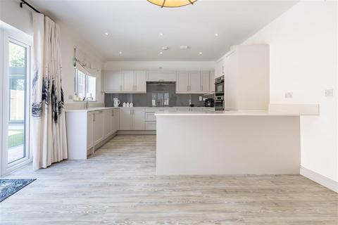 undefined, Vardon Drive, Bishops Stortford