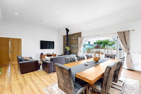 4 bedroom detached house for sale, Thomson Place, Hardgate