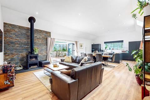 4 bedroom detached house for sale, Thomson Place, Hardgate