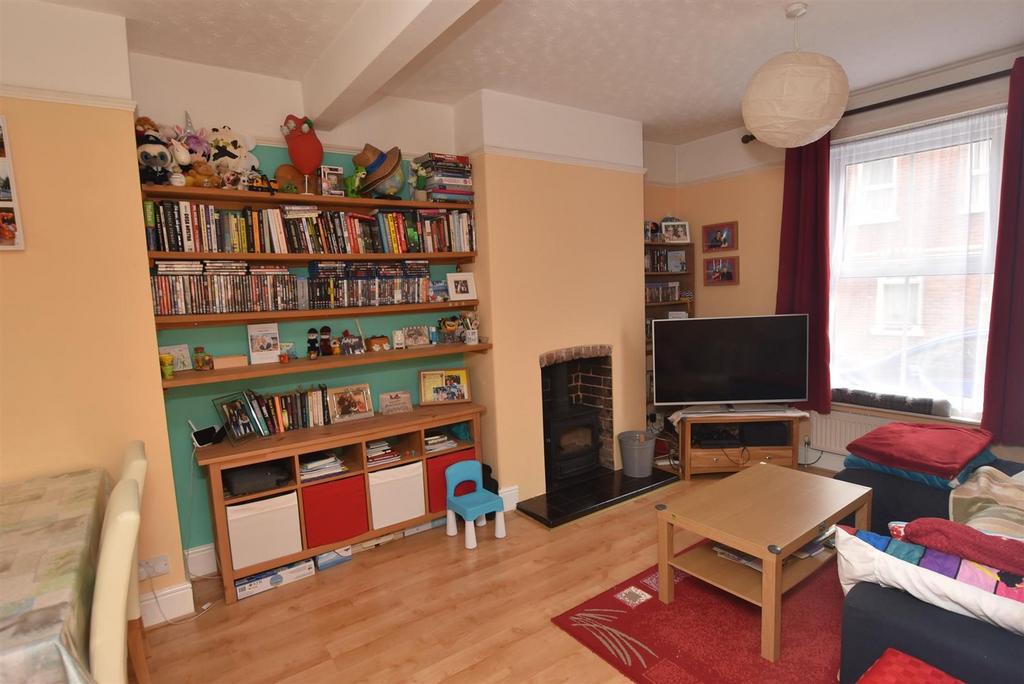 Lounge/Dining Room
