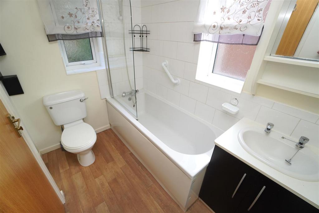 Bathroom 1.JPG