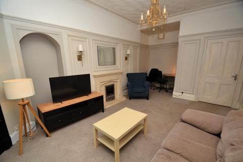 1 bedroom flat for sale, Edgemont Street, Shawlands, Glasgow, G41 3EH