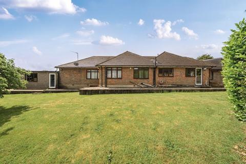5 Chertsey Close, Kenley, CR8 5LN