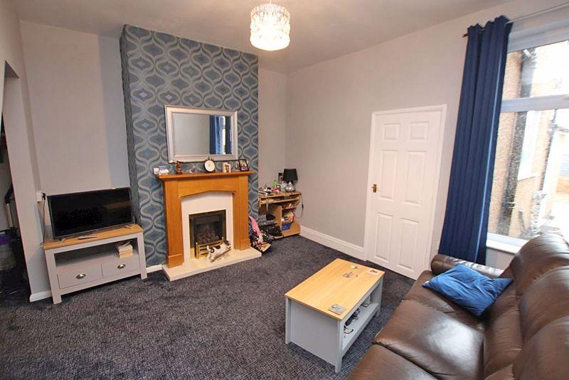 Sitting/dining room