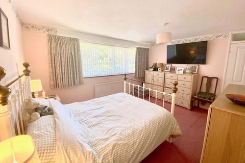 53 Manor Gardens, Warminster, BA12 8PN
