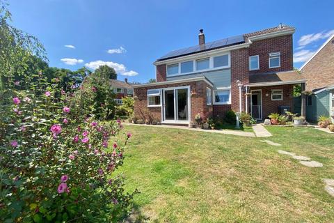53 Manor Gardens, Warminster, BA12 8PN