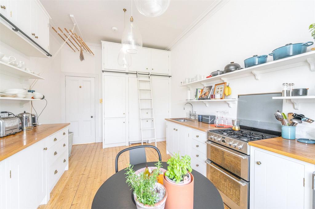 Kitchen Alt