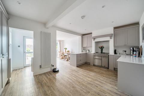 14 Johnston Walk, Guildford, GU2 9XP