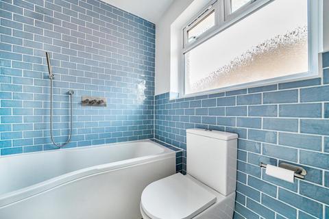 14 Johnston Walk, Guildford, GU2 9XP