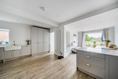 14 Johnston Walk, Guildford, GU2 9XP
