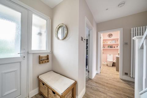 14 Johnston Walk, Guildford, GU2 9XP