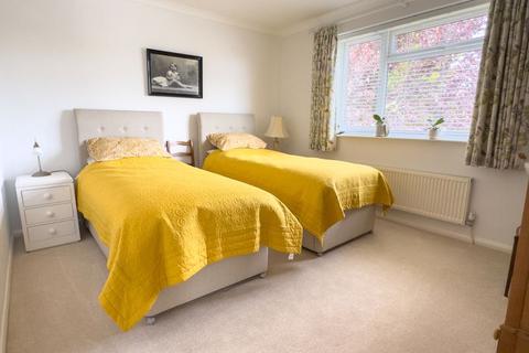 3 Broomcroft Road, Bognor Regis, PO22 7NJ