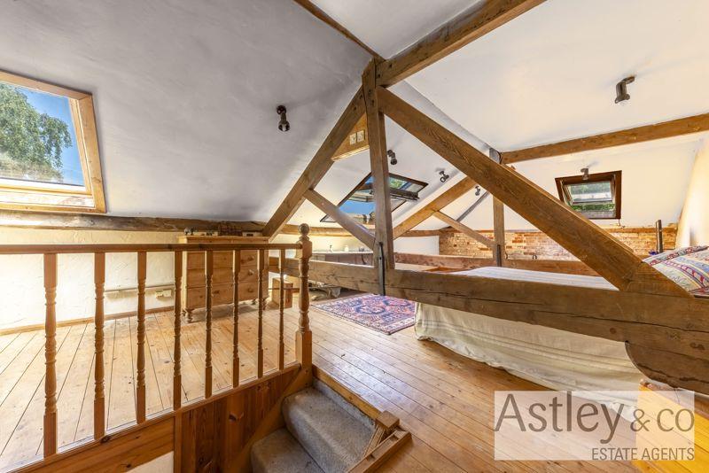 U/s bedroom