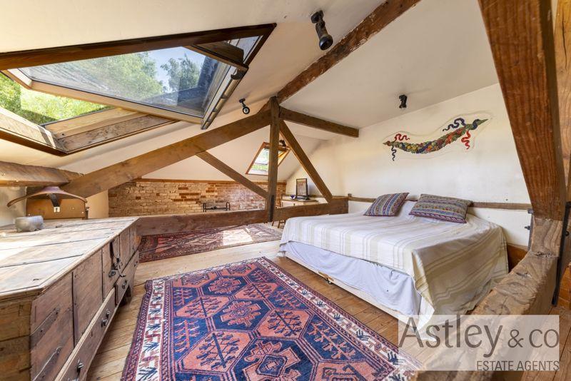U/s/ bedroom