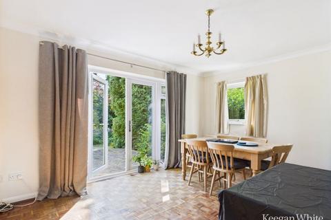 undefined, Maybrook Gardens - Four Double Bedrooms - No Chain