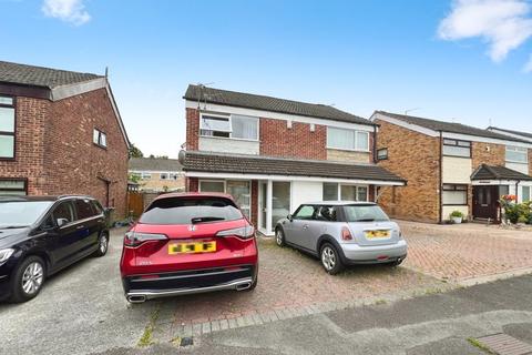 16 Dovey Close, Astley, Manchester, M29 7NP