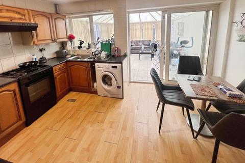 16 Dovey Close, Astley, Manchester, M29 7NP