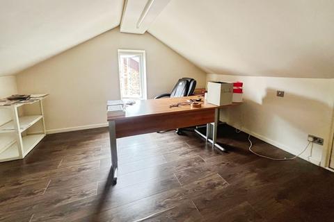 16 Dovey Close, Astley, Manchester, M29 7NP