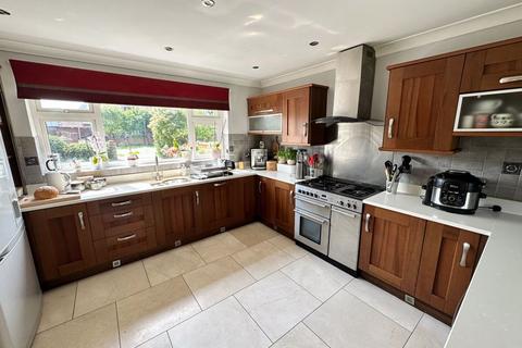 4 bedroom detached house to rent, BIRKDALE OPEN - Westcliffe Road, Southport PR8