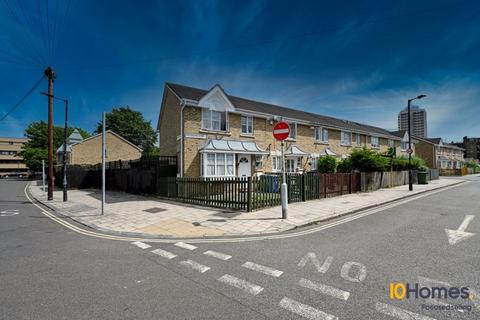 4 bedroom semi-detached house for sale, Staffordshire Street, London