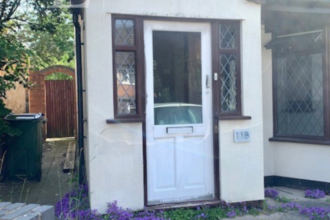 3 bedroom semi-detached house to rent - Broadmoor Avenue, Smethwick, B67