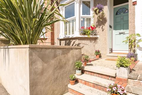 3 bedroom end of terrace house for sale, Churchill Road, South Croydon