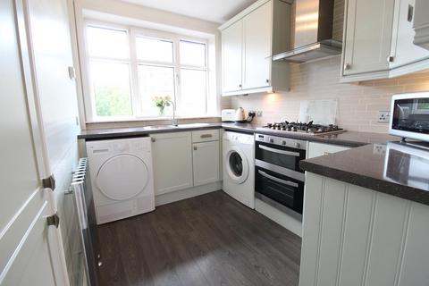 2 bedroom flat to rent, Great Western Road, First Floor, AB10