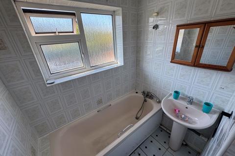 8 Vineries Close, Sipson, West Drayton, UB7 0JH
