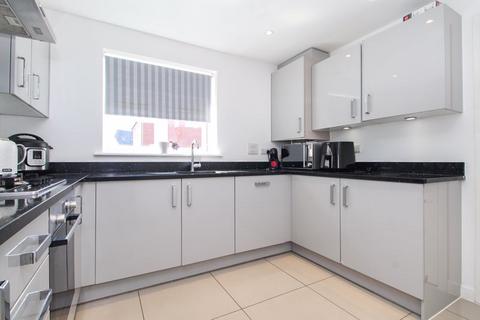 undefined, Lacewing Drive, Bedford MK40