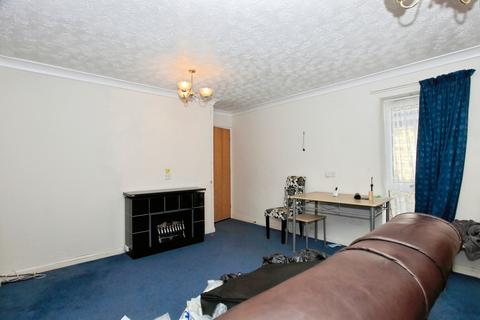 2 bedroom bungalow for sale, Kimbolton Court, Peterborough PE1
