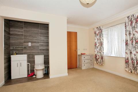 2 bedroom bungalow for sale, Kimbolton Court, Peterborough PE1