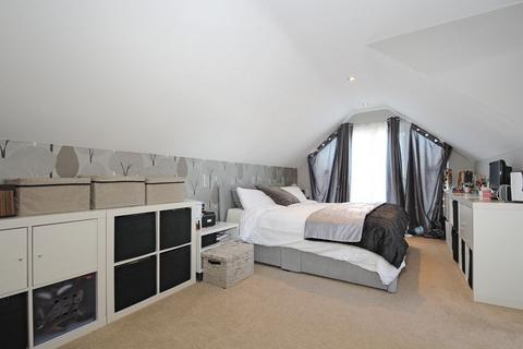 Brookside Bournebridge Lane, Stapleford Abbotts, Romford, RM4 1LT