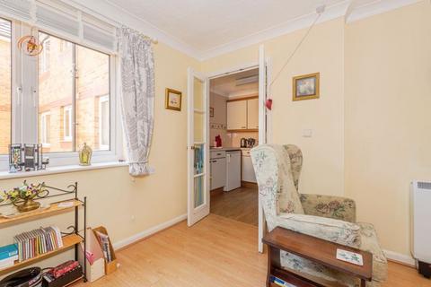 1 bedroom apartment for sale, South Street, Epsom KT18