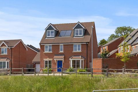 8 Bootmaker Crescent, Raunds, Wellingborough, NN9 6FF