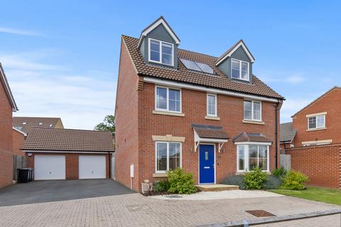 8 Bootmaker Crescent, Raunds, Wellingborough, NN9 6FF