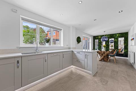 8 Bootmaker Crescent, Raunds, Wellingborough, NN9 6FF