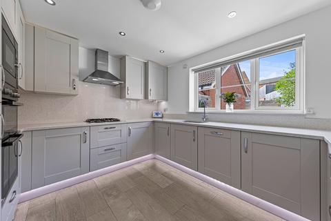 8 Bootmaker Crescent, Raunds, Wellingborough, NN9 6FF
