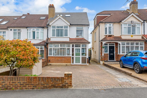 103 Ardrossan Gardens, Worcester Park, KT4 7AY
