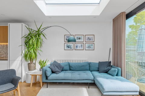 103 Ardrossan Gardens, Worcester Park, KT4 7AY