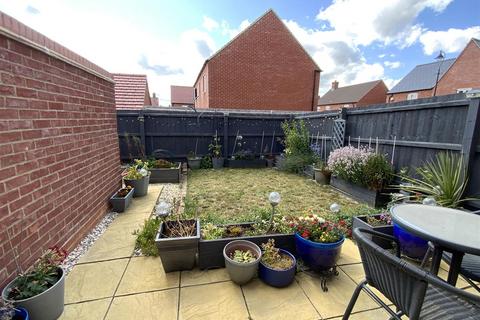 12 Bangor Close, Towcester, NN12 6UH