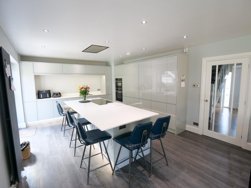 Kitchen Dual Aspect