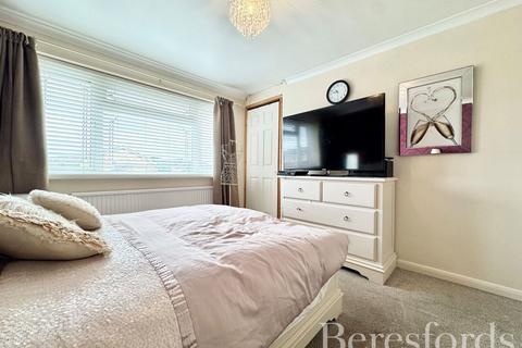 1 Hatfield Close, Hornchurch, RM12 6SA