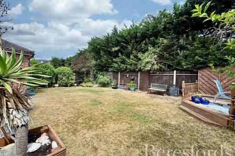 1 Hatfield Close, Hornchurch, RM12 6SA