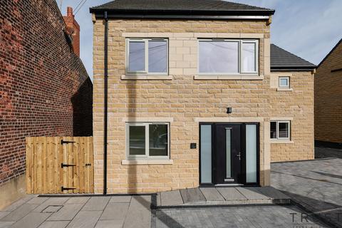4 bedroom detached house for sale, Wakefield Road, Drighlington, BD11