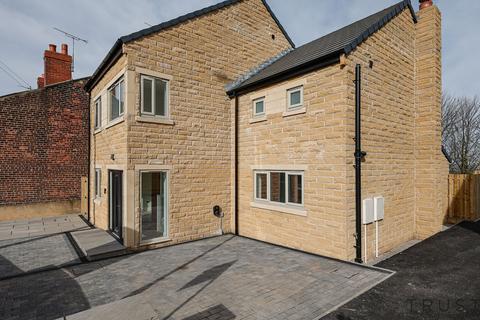 4 bedroom detached house for sale, Wakefield Road, Drighlington, BD11
